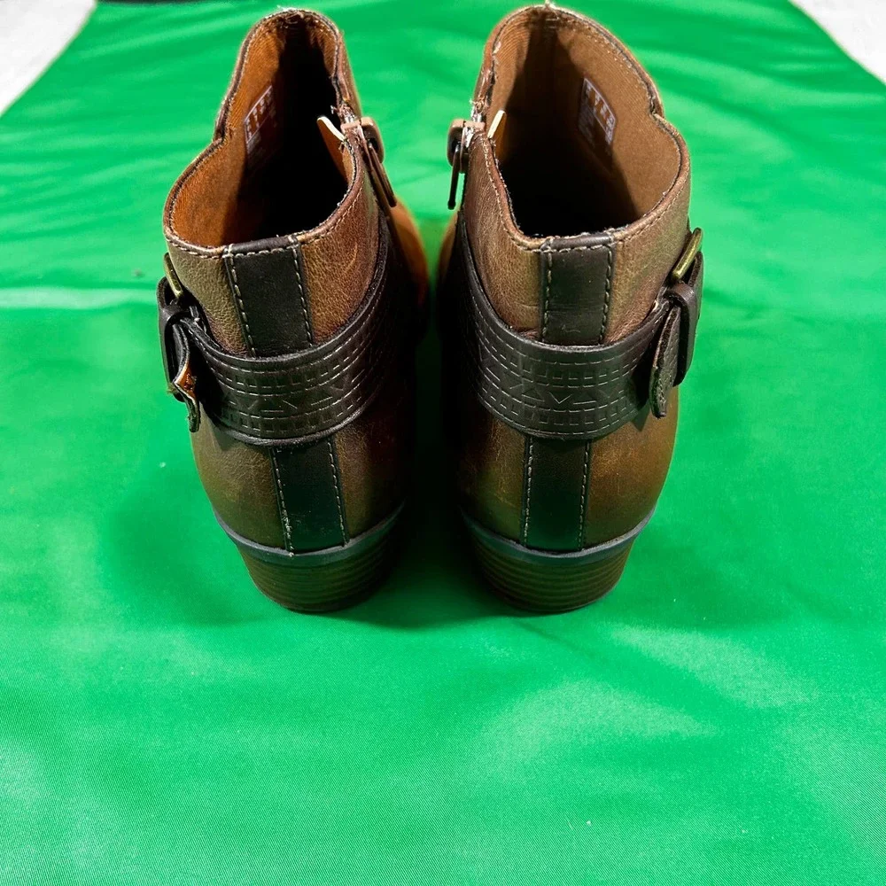 Clarks addiy kara